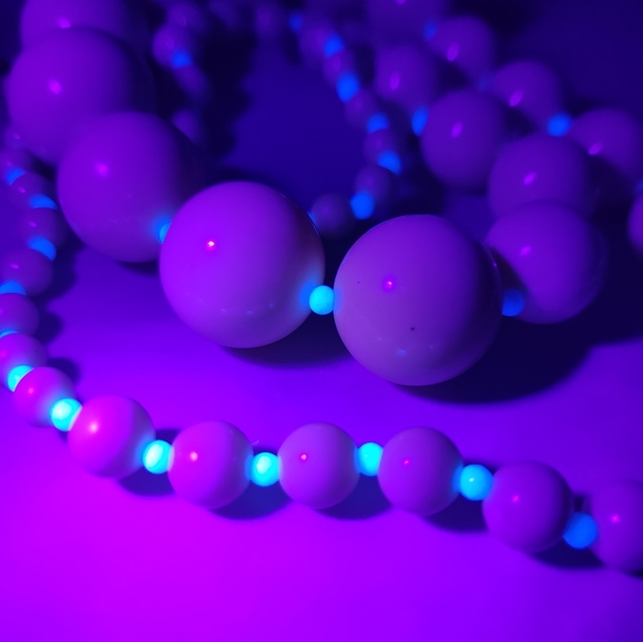 Vintage 60s Faux Ivory Long Necklace - Picture 10 of 10